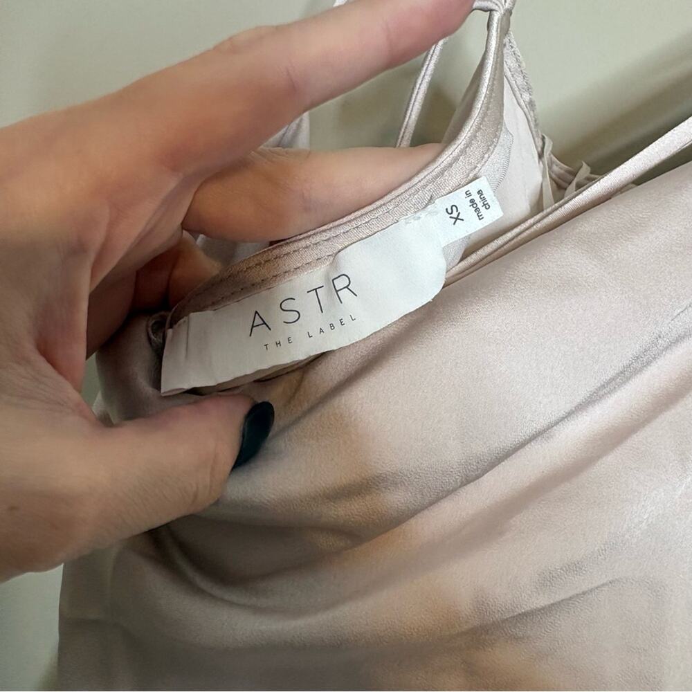NWOT ASTR the Label Gaia Dress Champagne Beige Tie Open Back Party XS - Picture 5 of 6